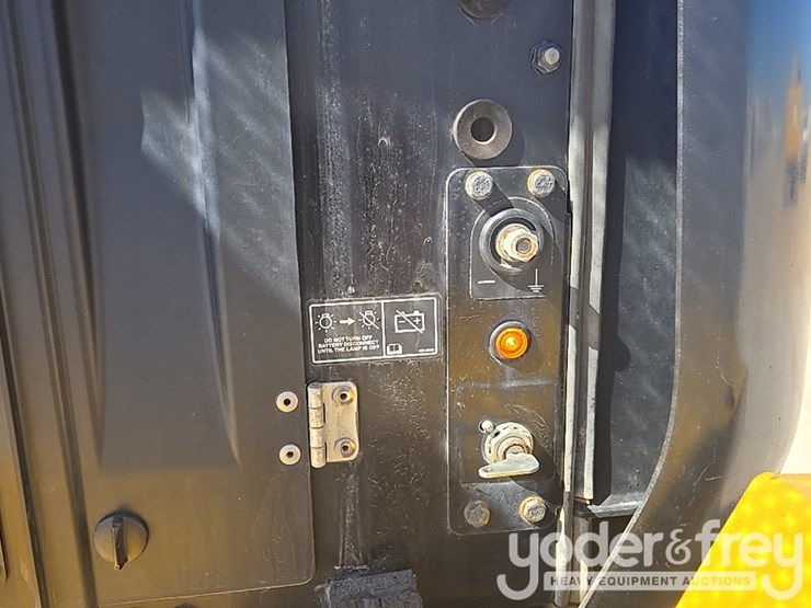 2020-caterpillar-930-image-22