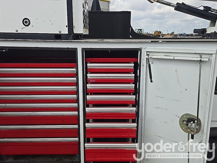 2015-dodge-ram-5500-image-38