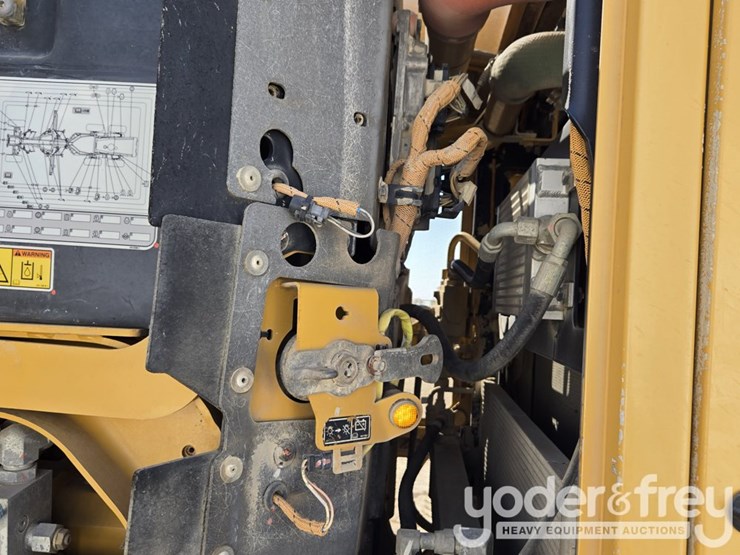 2016-caterpillar-12m3-image-59