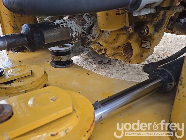 2019-caterpillar-930-image-24