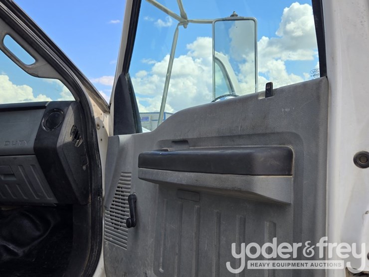 2013-ford-f750-image-112