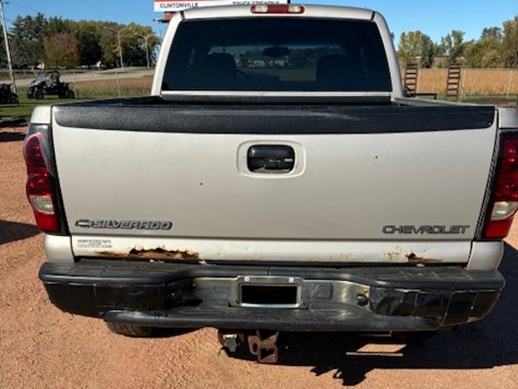 2004-chevrolet-1500-image-2