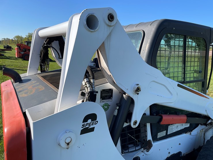 2015-bobcat-s570-image-31