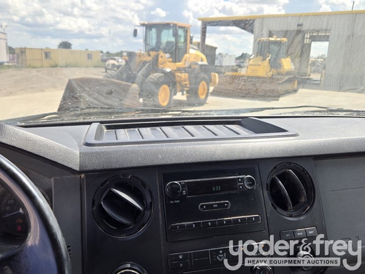 2013-ford-f750-image-134