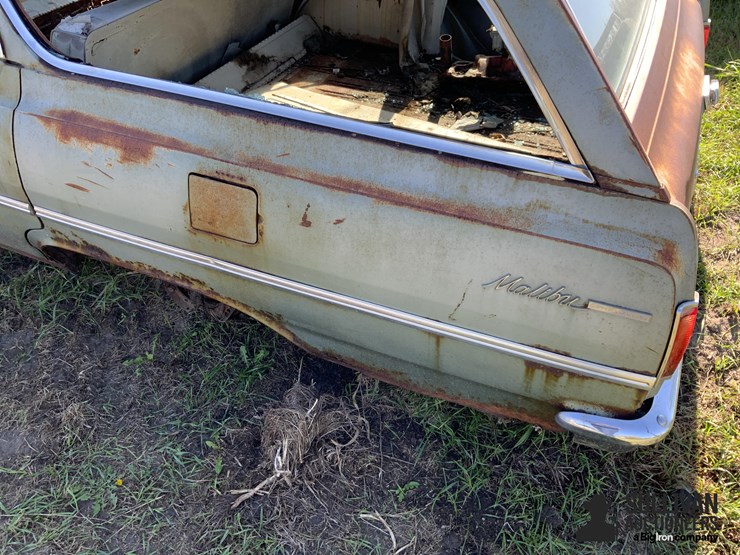 1965-chevrolet-malibu-wagon-image-17