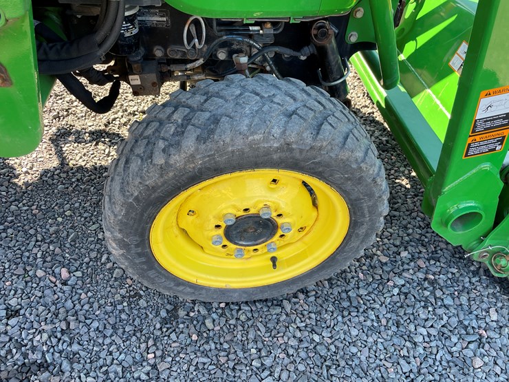2019-john-deere-2038r-image-27