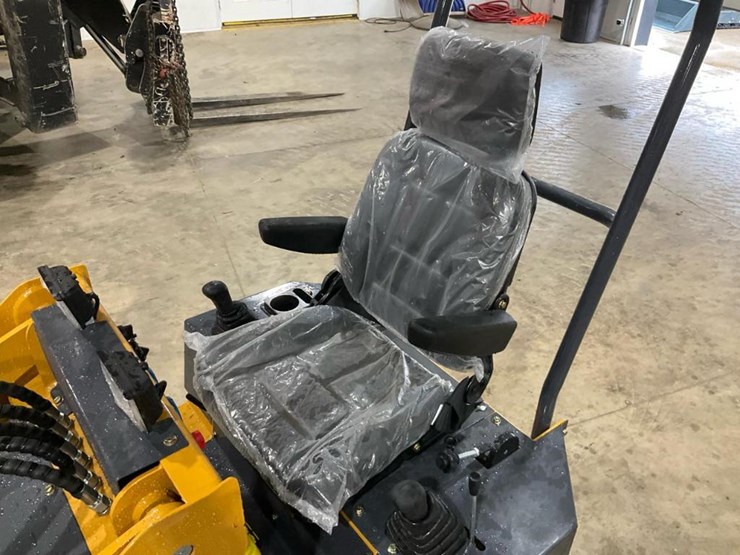 #1019-•-unused-ky460-mini-skid-steer-image-33