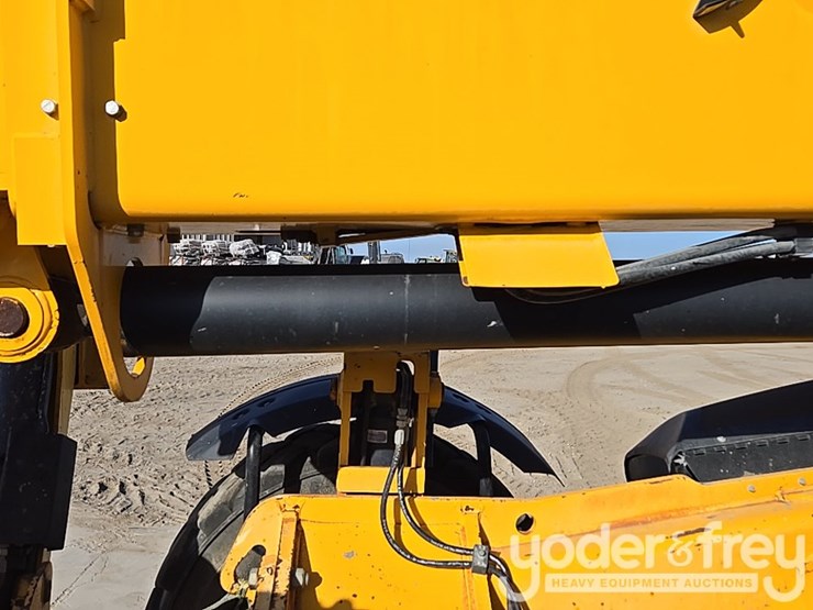 2016-jcb-510-56-image-18