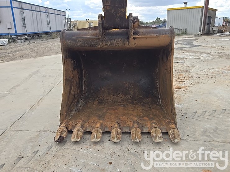 2023-komatsu-pc490-lc-11-image-12
