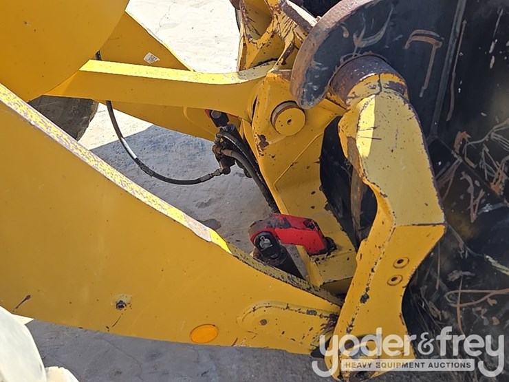 2020-caterpillar-930-image-4