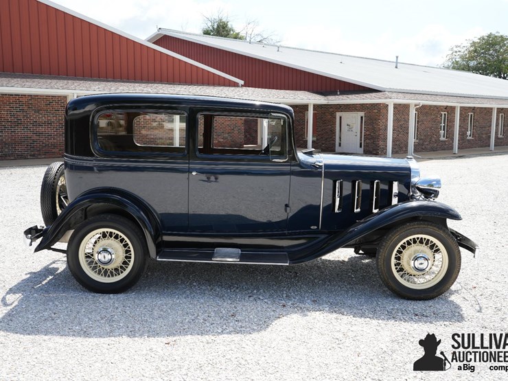 run-#66---1932-chevrolet-confederate-sedan-image-4