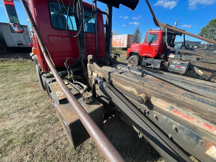2000-mack-dm690s-image-20