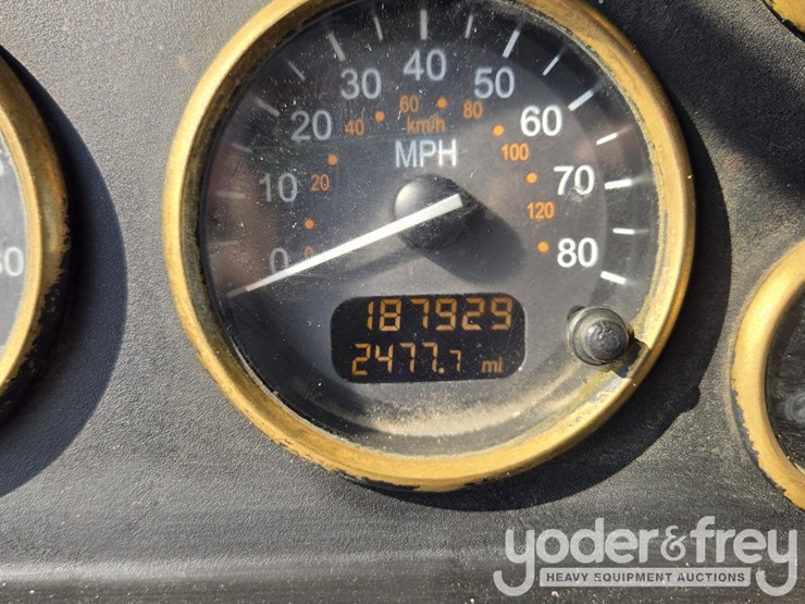 2018-peterbilt-348-image-125