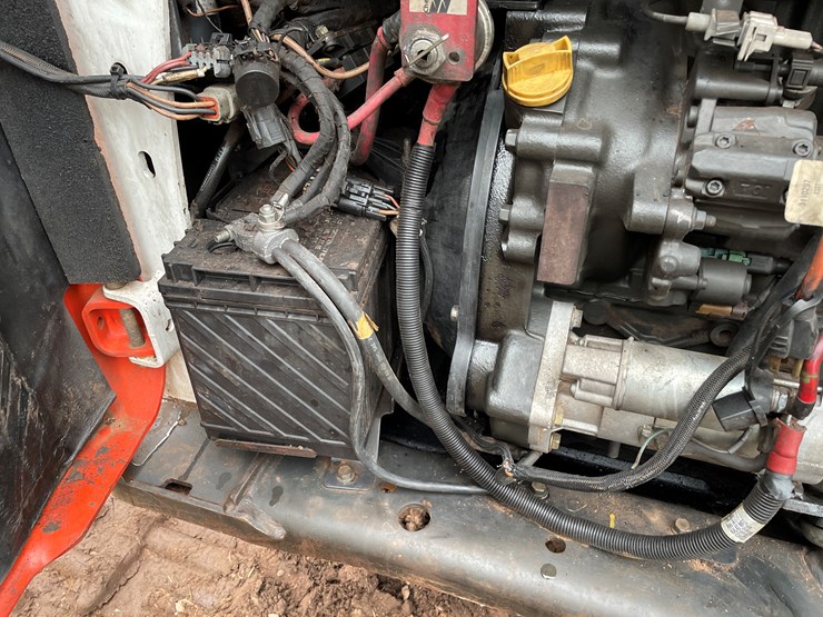 2017-bobcat-t870-image-24