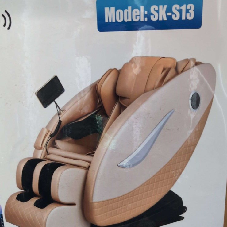 (1) SKLP Massage Chair - Model: SK-S13