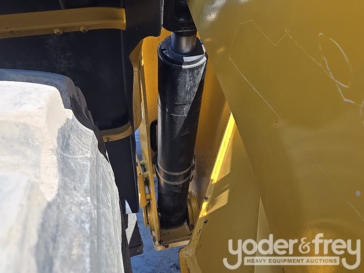 2020-caterpillar-930-image-7