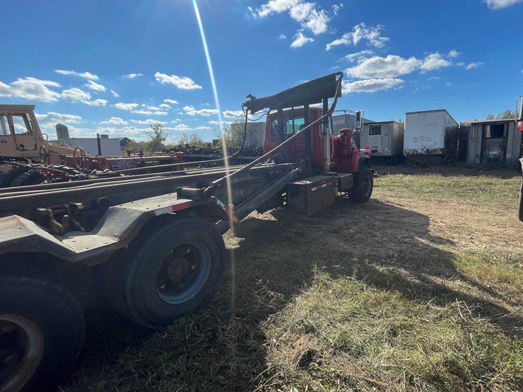 2000-mack-dm690s-image-7