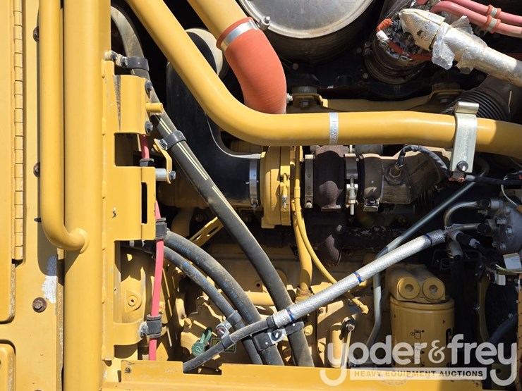 2016-caterpillar-12m3-image-70