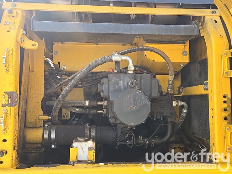 2022-komatsu-pc490-lc-11-image-37