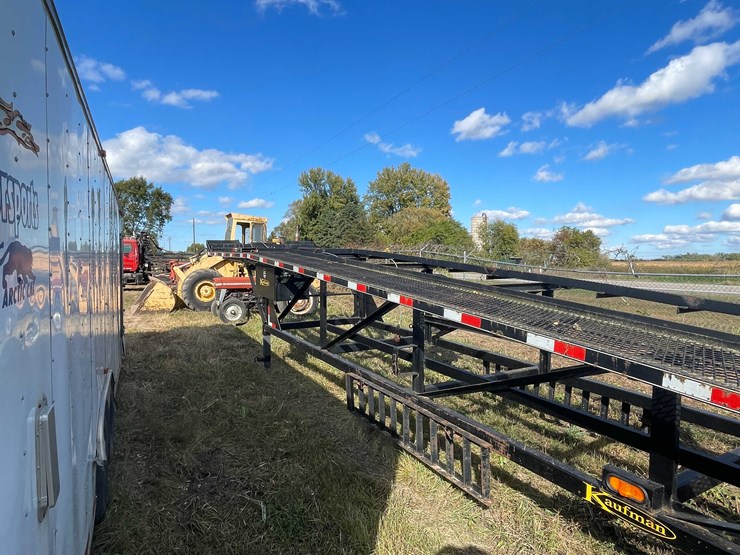 #606-•-2011-kaufman-car-hauler-trailer-(has-wi-title)-(reedsville,-wi)-image-3