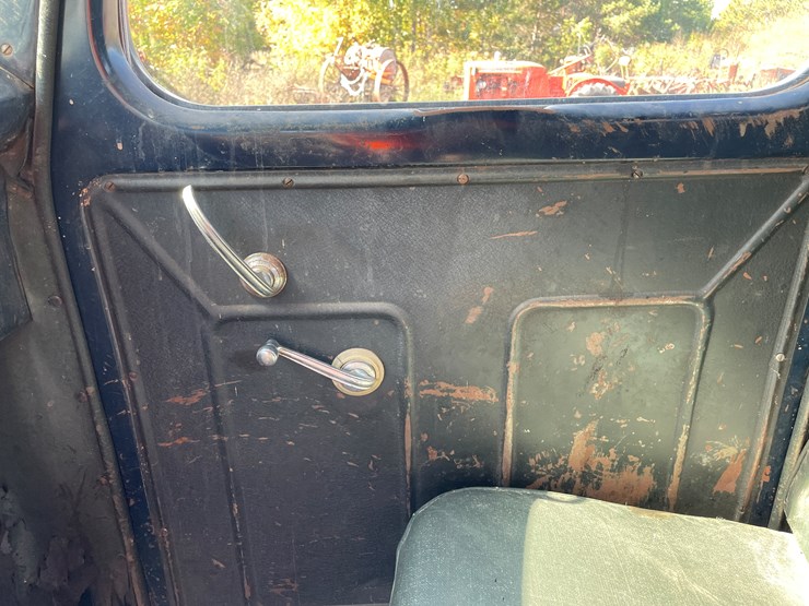 #426-•-vintage-ford-1-1/2-ton-single-axle-dump-truck-(no-title)-(houghton,-mi)-image-59