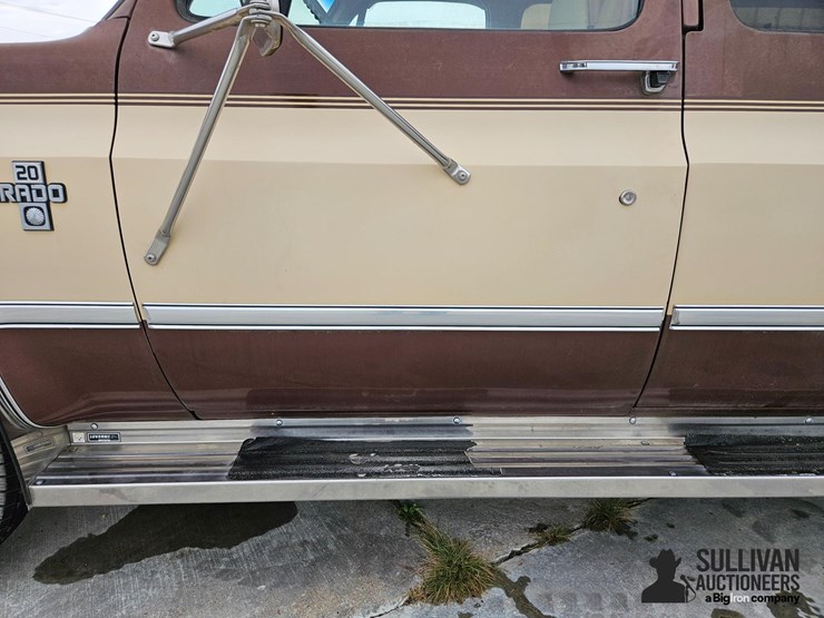 1988-chevrolet-suburban-image-10