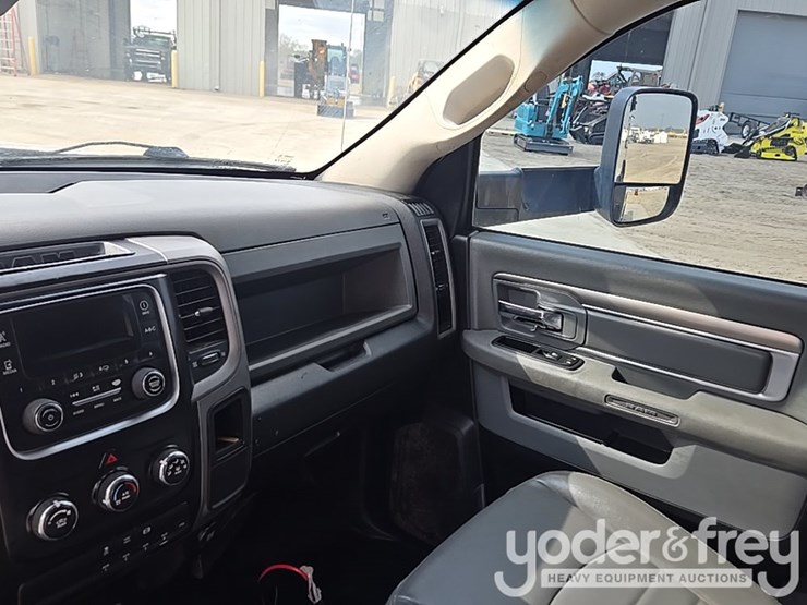 2015-dodge-ram-5500-image-76