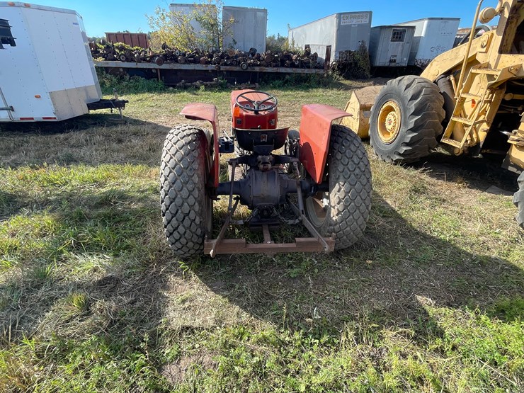 massey-ferguson-135-image-4