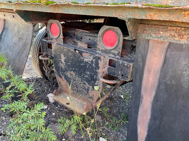 #424-•-vintage-ford-1-1/2-ton-single-axle-dump-truck-(no-title)-(houghton,-mi)-image-29
