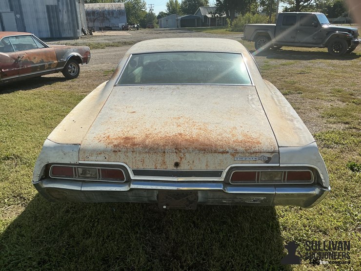 1967-chevrolet-impala-ss-collector-car-image-6