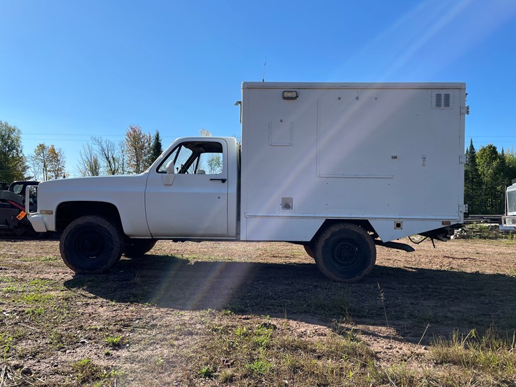#516-•-1984-chevy-d350-4x4-pickup-(title-in-delay)-(wakefield,-mi)-image-8