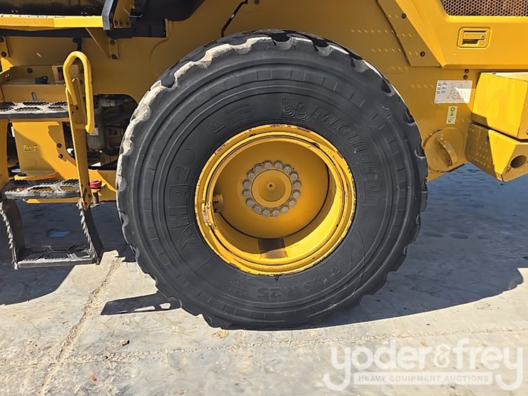 2020-caterpillar-930-image-14