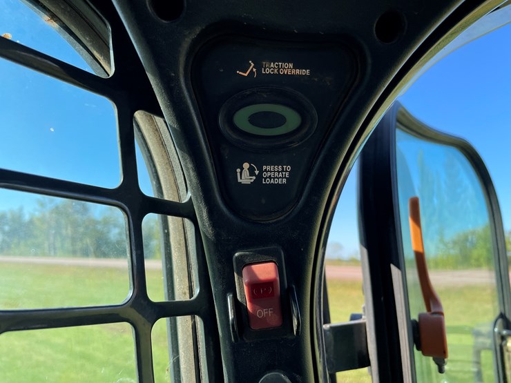 2015-bobcat-s570-image-48