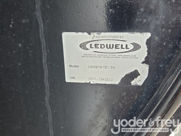 2018-peterbilt-348-image-106