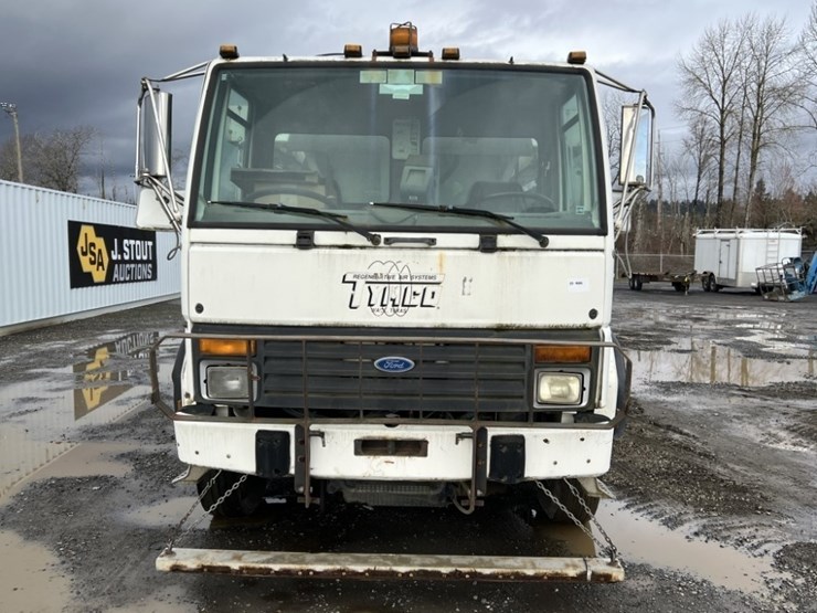 1997-ford-cf8000-image-8