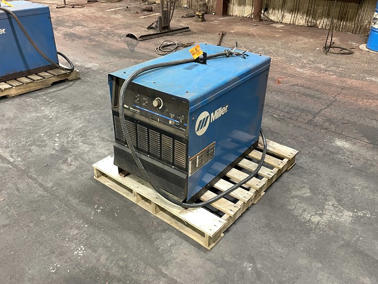 #6880-•-miller-delta-weld-welding-power-source-(kaukauna,-wi)-image-1