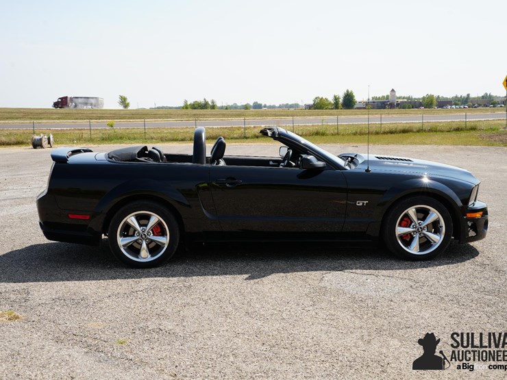 run-#128---2006-ford-mustang-gt-convertible-image-4