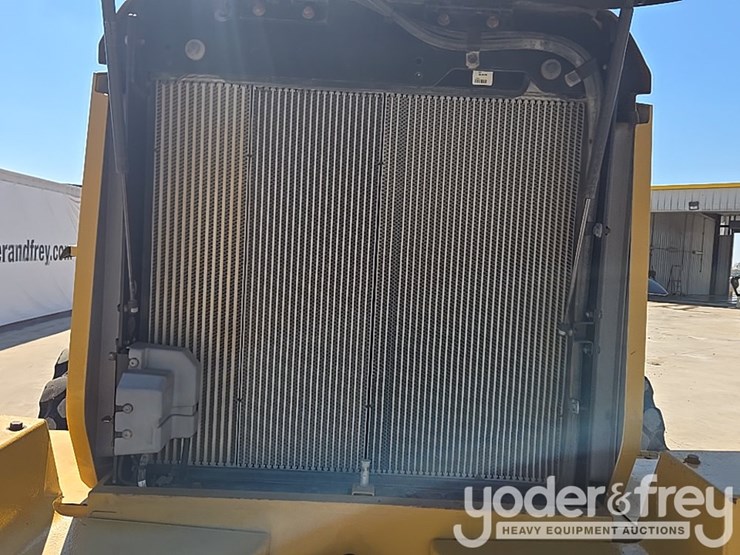 2020-caterpillar-930-image-23