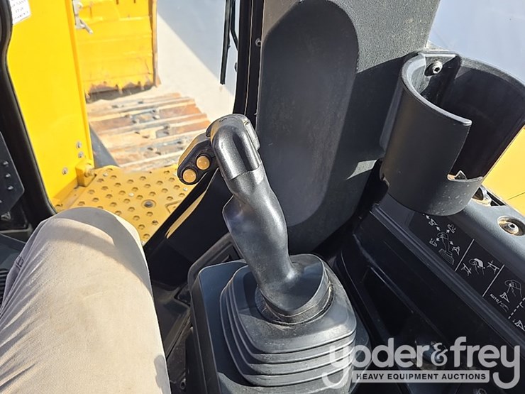 2019-caterpillar-d6-lgp-image-55