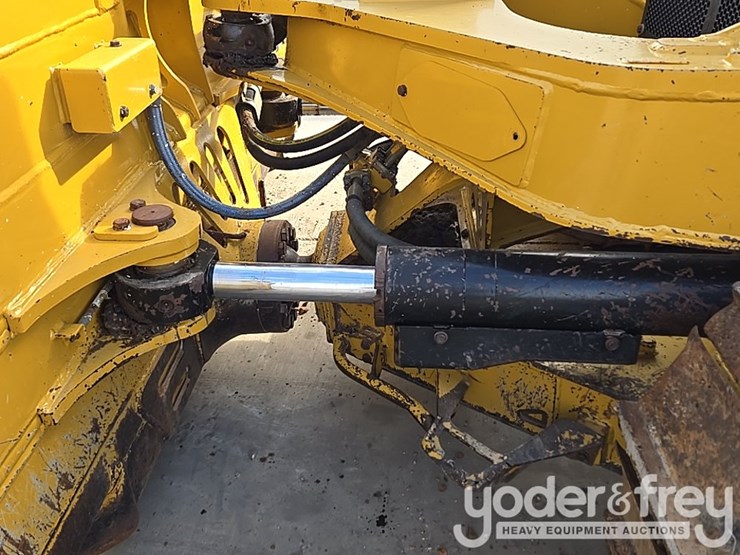 2019-caterpillar-d6-lgp-image-24