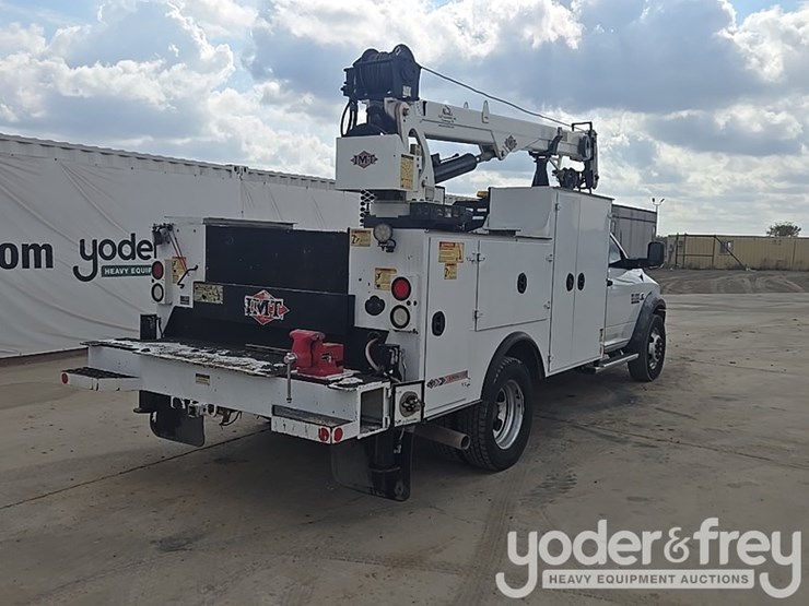 2015-dodge-ram-5500-image-5