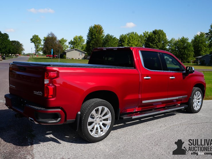 2022-chevrolet-silverado-1500-high-country-image-5