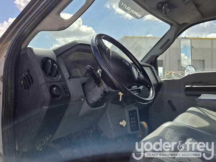 2013-ford-f750-image-129