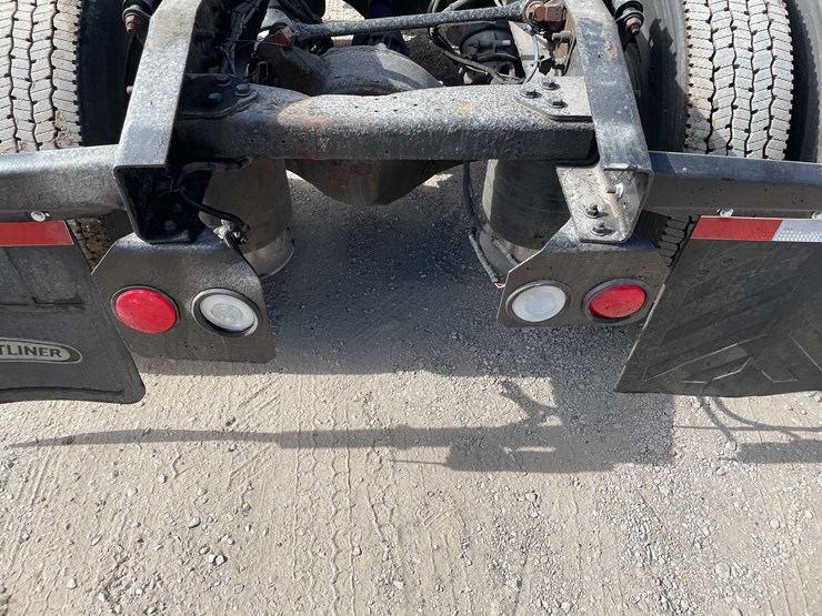 #404-•-2012-freightliner-semi-tractor-(has-wi-title)-(whitelaw,-wi)-image-35