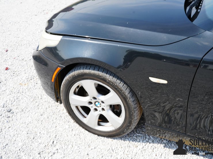 run-#18---2007-bmw-535x-station-wagon-image-12