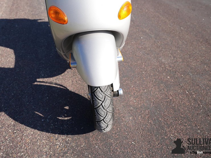 run-#26---2002-vespa-piaggio-et4-150-scooter-image-9