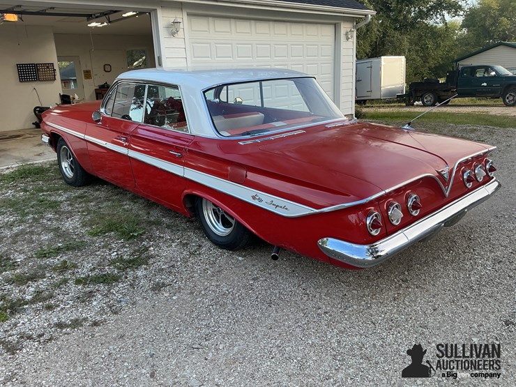 1961-chevrolet-impala-sedan-image-7