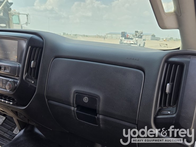 2021-chevrolet-silverado-image-75