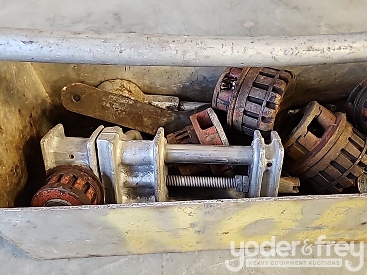 ratchet-pipe-threader-kit-image-11
