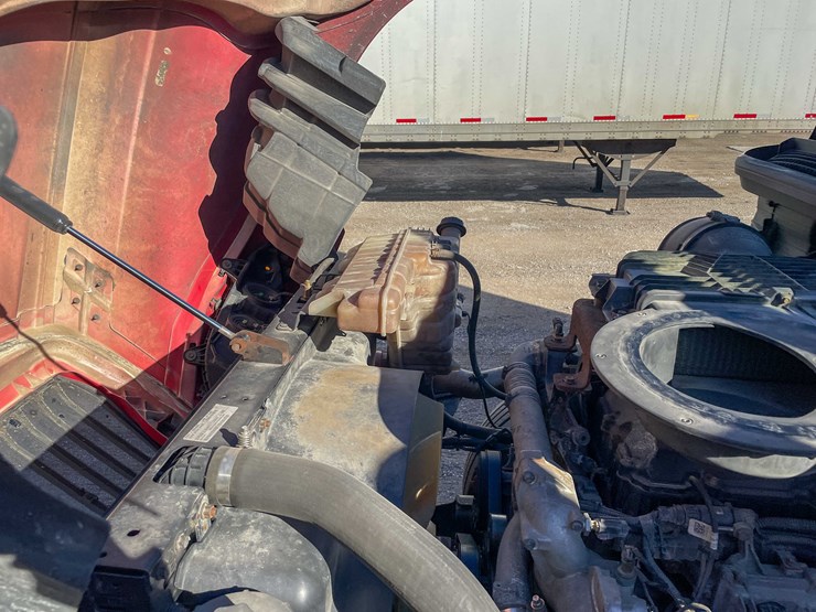 #400-•-2018-international-semi-tractor-(has-wi-title)-(denmark,-wi)-image-87